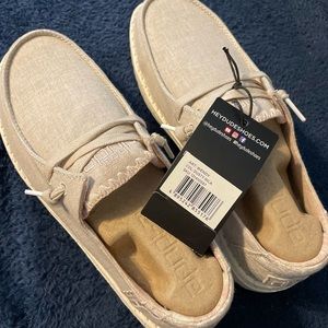 Brand New HeyDudes W6